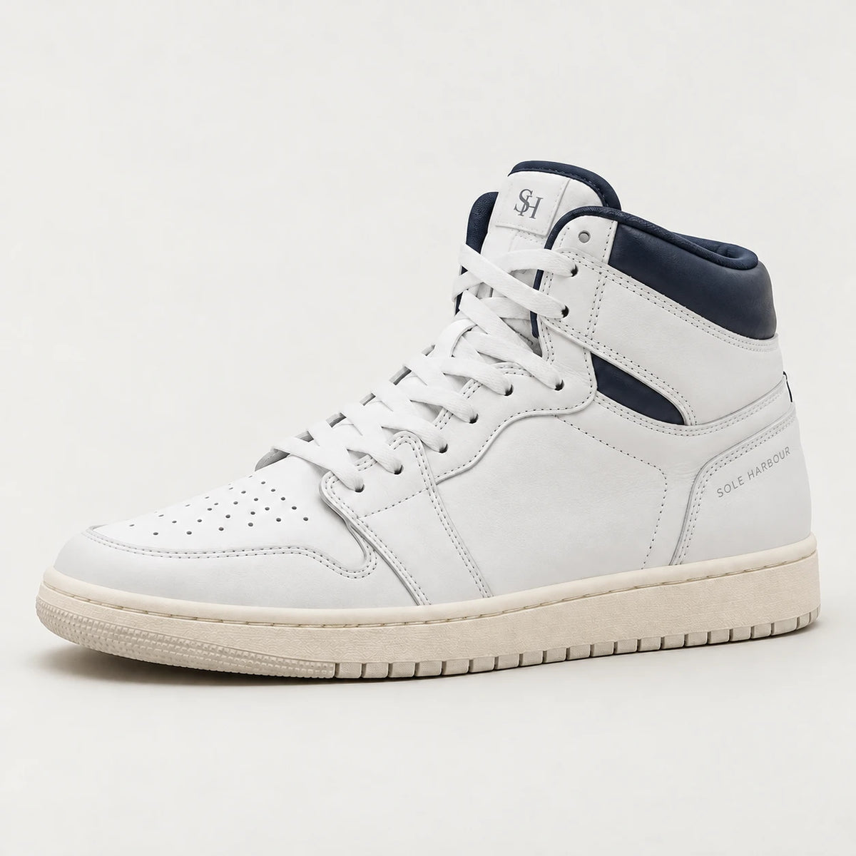 Sole Harbour Rise 01 in Chalk / Navy
