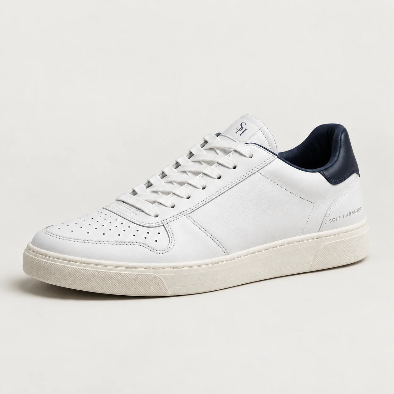 Sole Harbour Baseline 01 sneaker in White / Navy